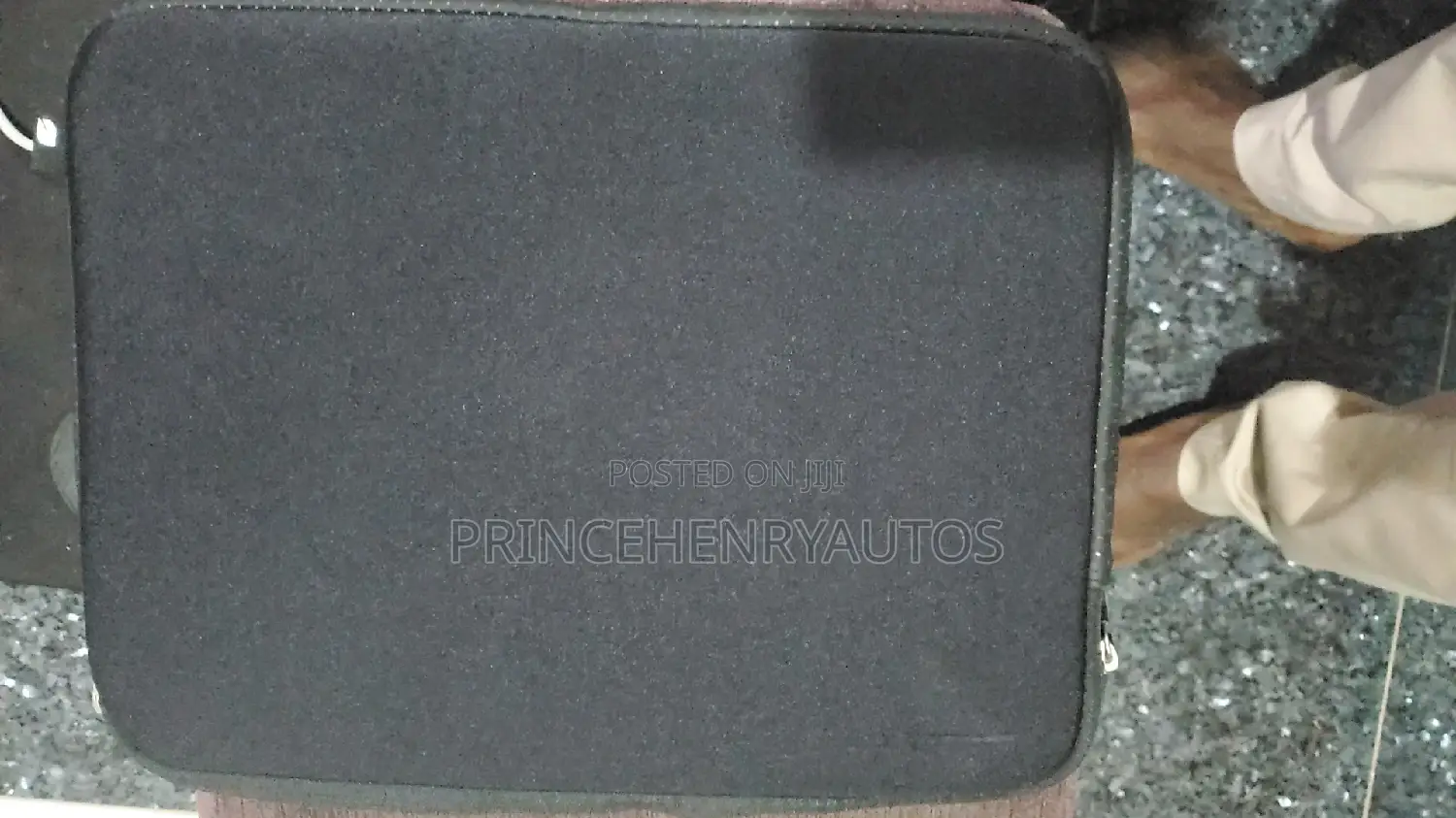 Incase Classic Sleeve for Macbook 13"