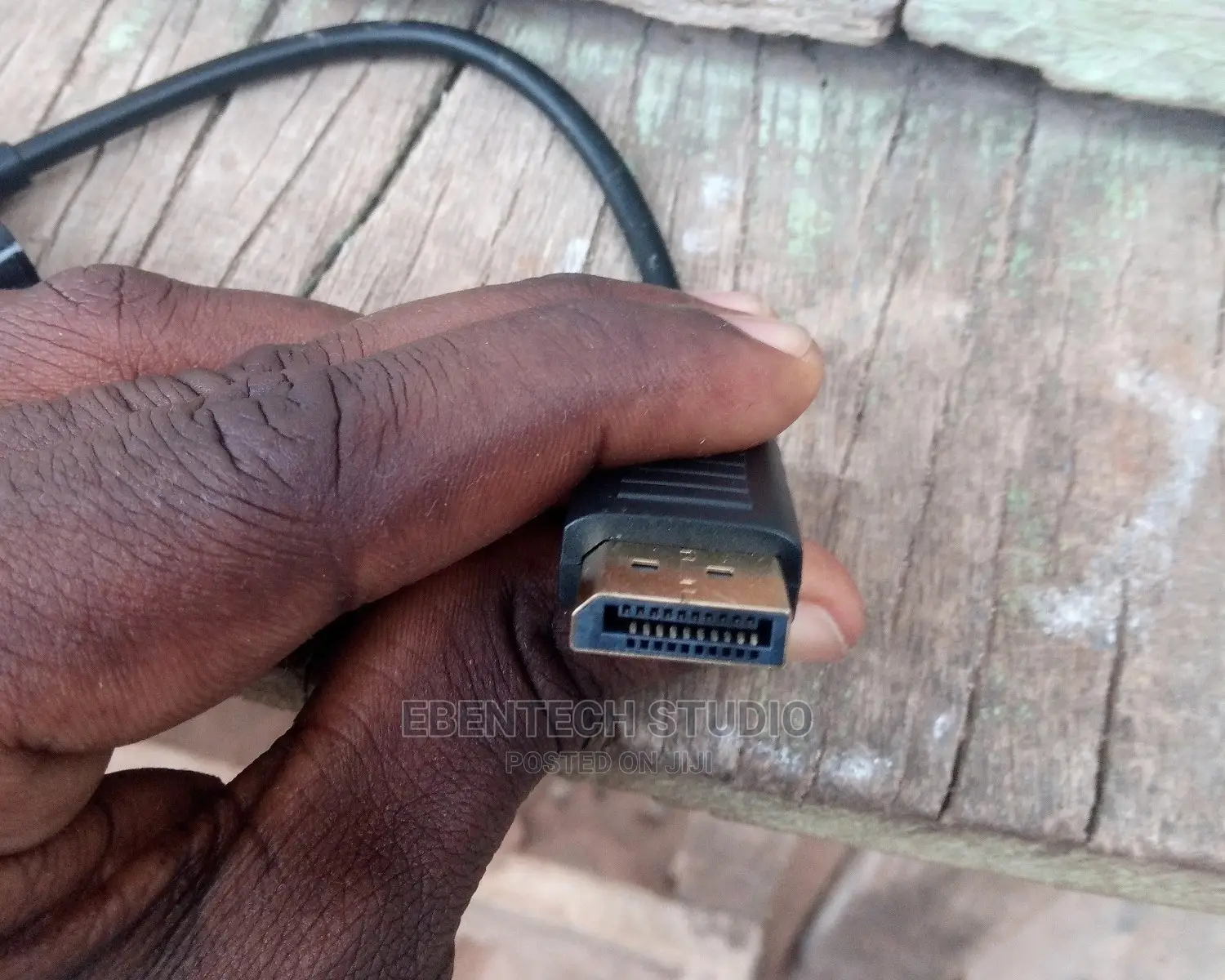 Display Port (DP) to HDMI Adapter