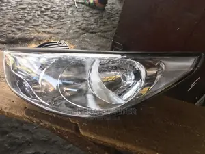 Hyundai Tucson or Ix 35 Headlight .