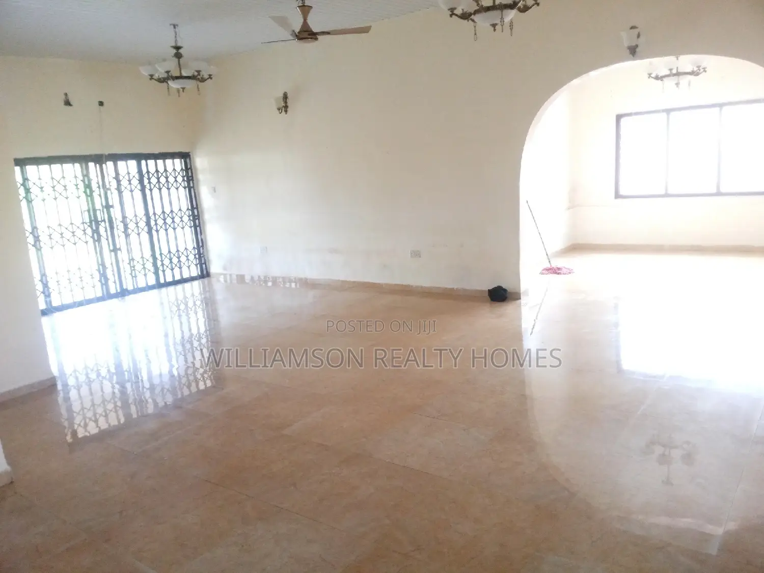 6bdrm House in Devtraco Estate, Spintex for rent