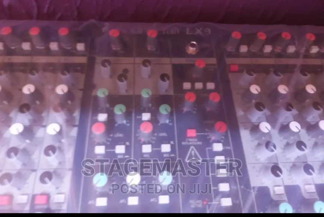 Sound Craft Mixer 24 ( Lx 9 )