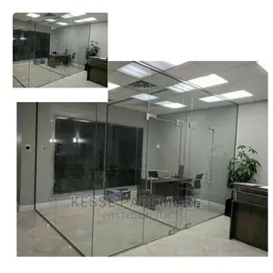 Frameless Office Partition