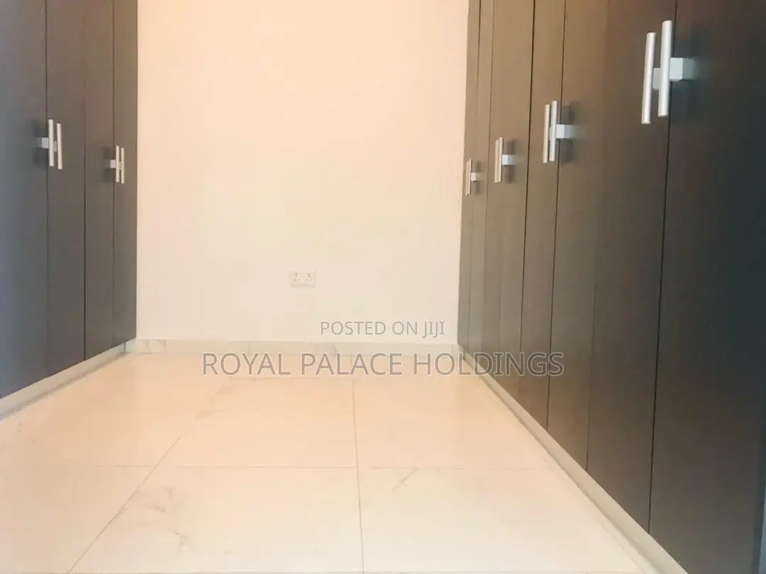 4bdrm Duplex in Hills, East Legon for sale