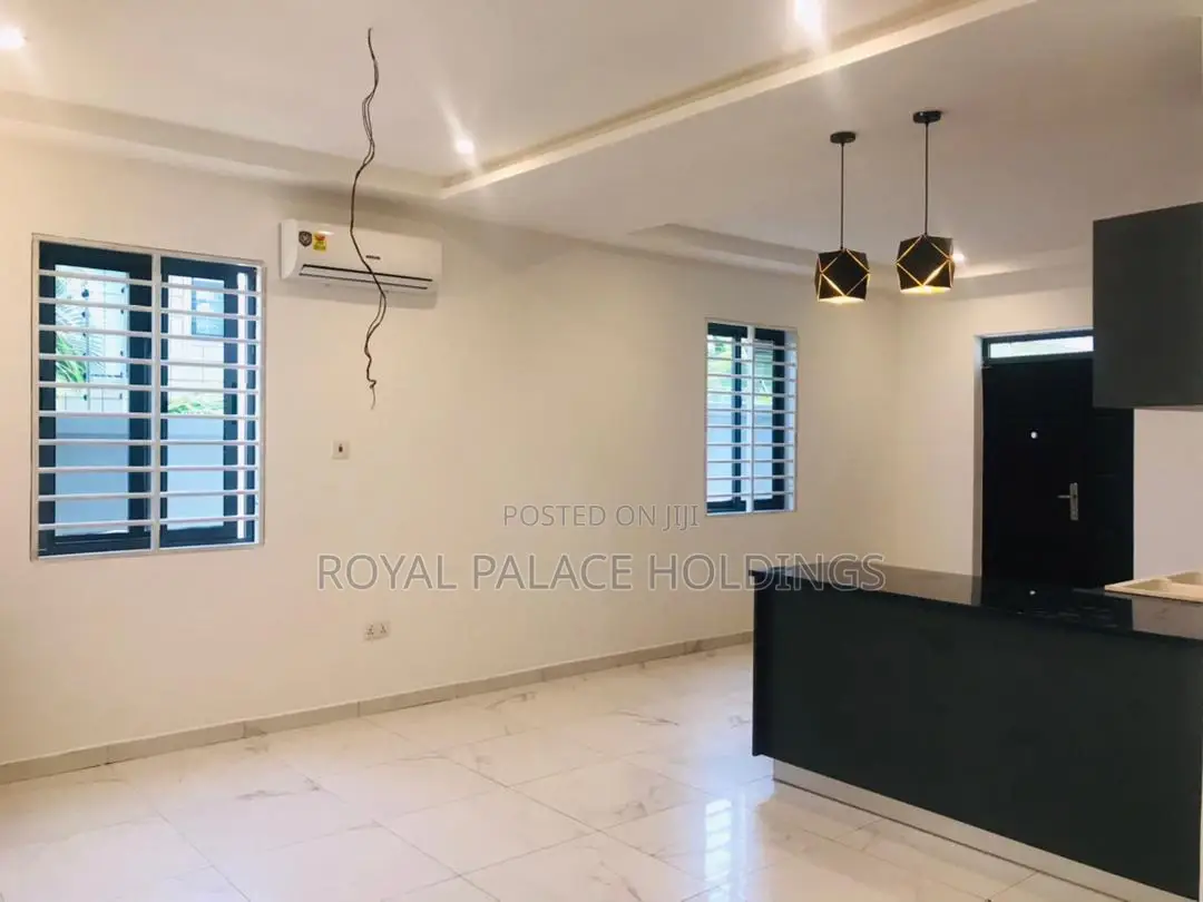4bdrm Duplex in Hills, East Legon for sale