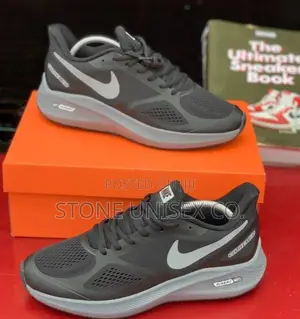 Photo - Nike Guide 10 Trainers