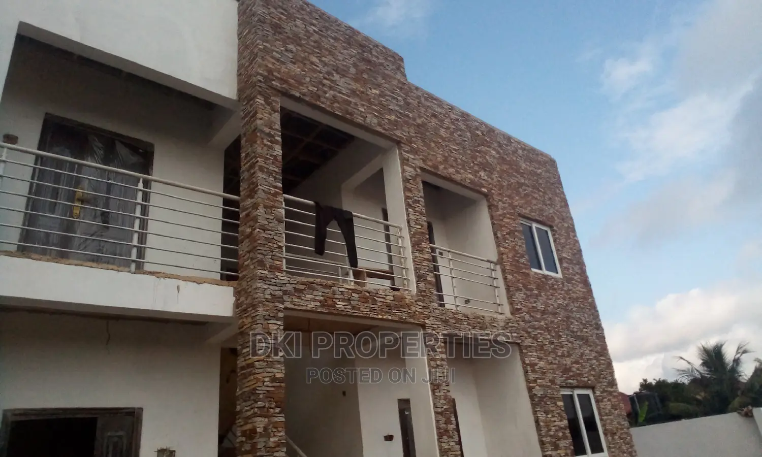 Mini Flat in Amanfrom, Frafraha for sale