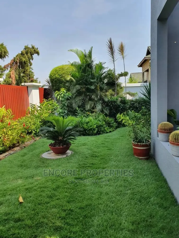 4bdrm Mansion in Airport Hills, Cantonments for Sale
