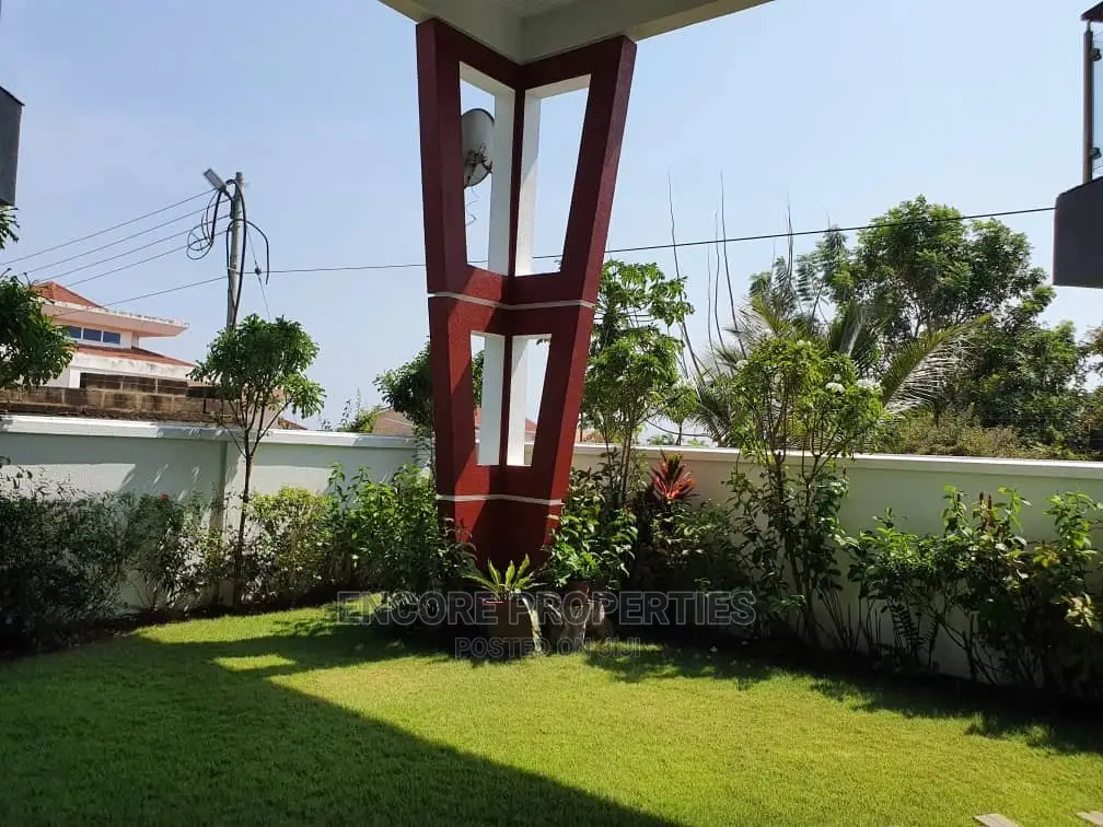 4bdrm Mansion in Airport Hills, Cantonments for Sale