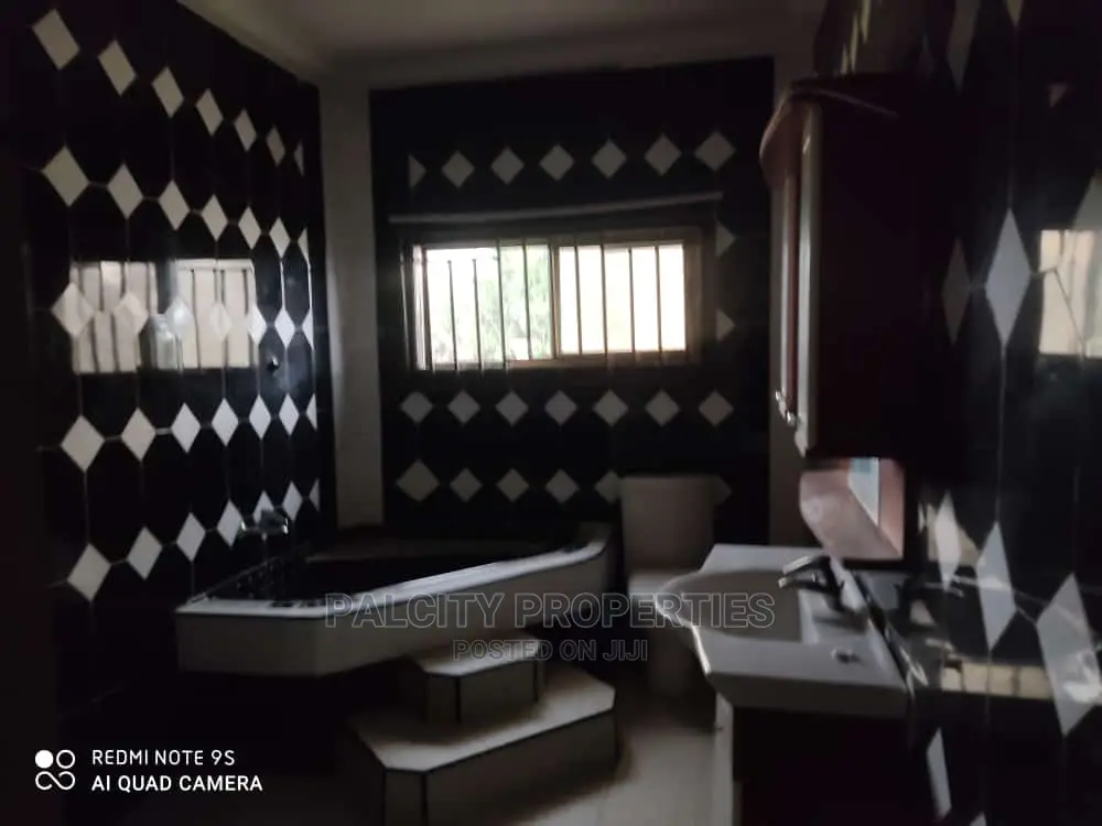 5bdrm House in Atasomanso, Kumasi Metropolitan for Rent