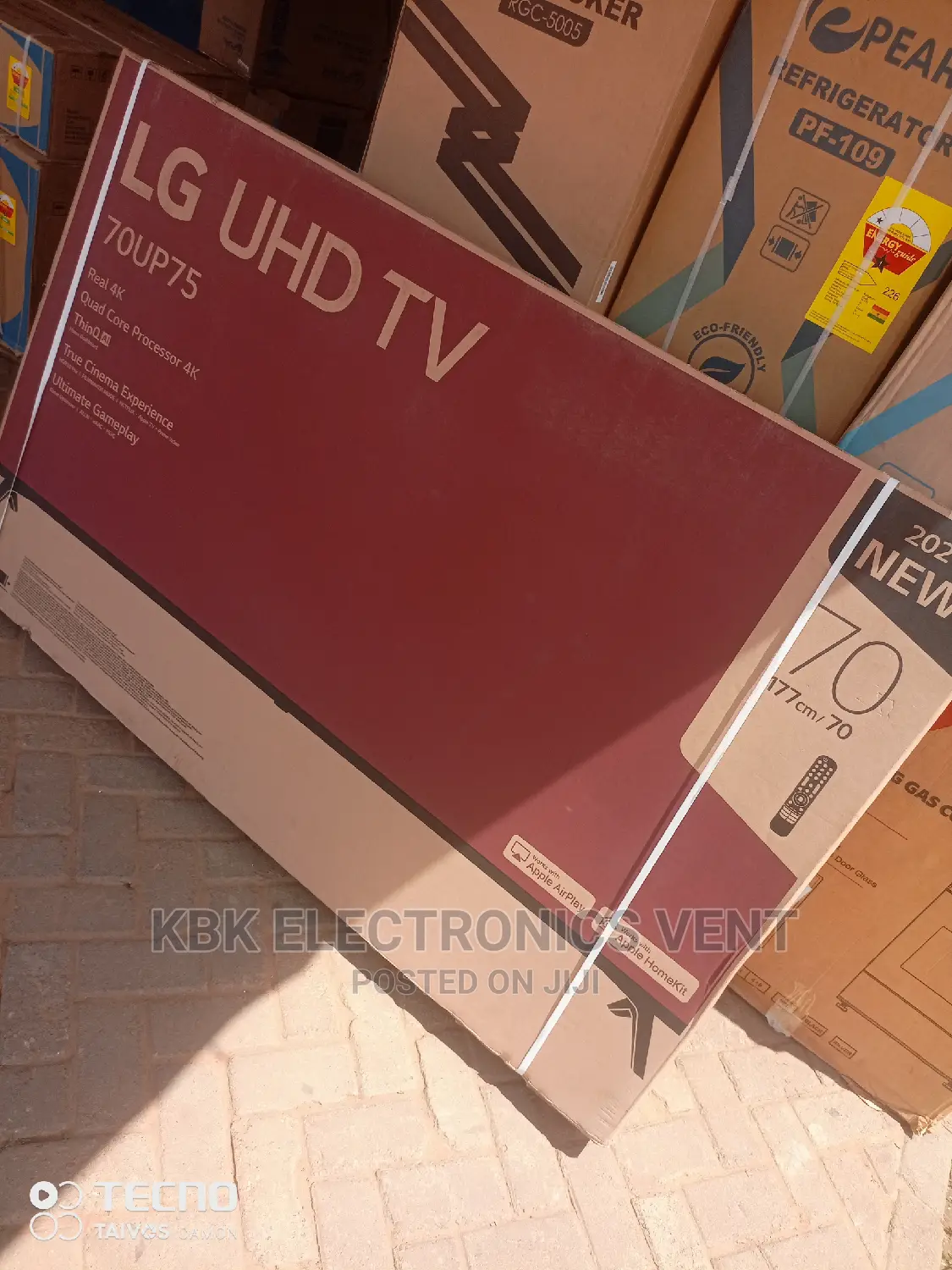 LG 70"(70UR80003)UHD Satellite+ Magic Remote