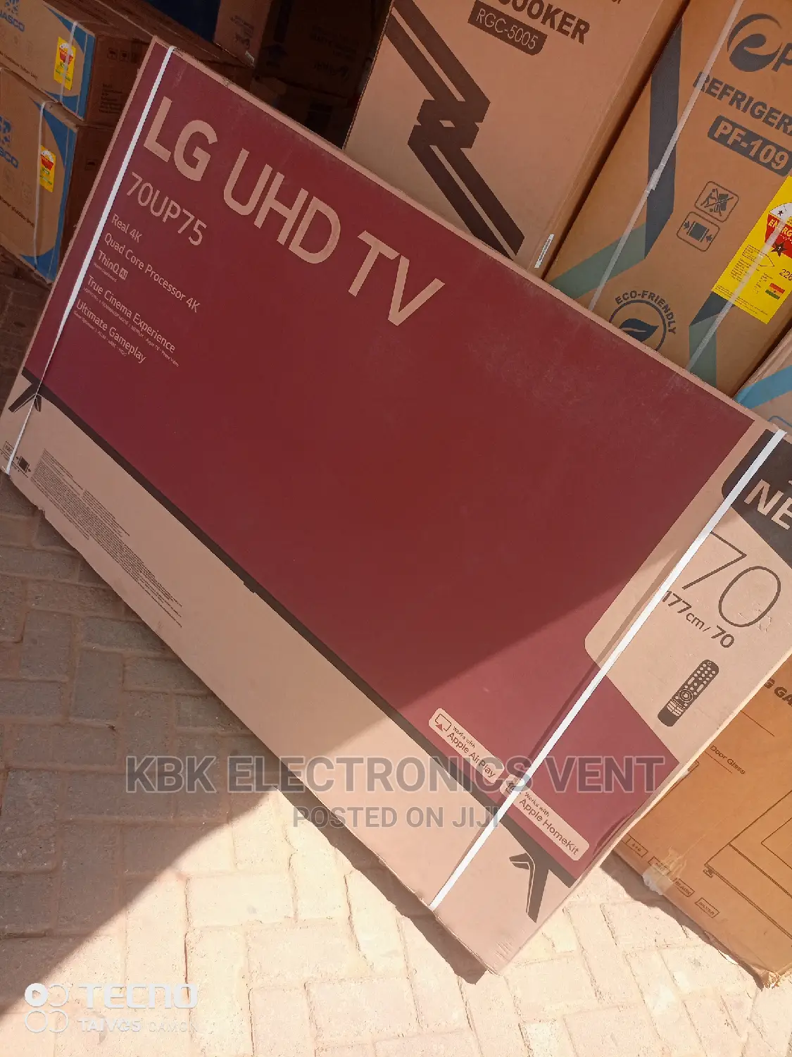 LG 70"(70UR80003)UHD Satellite+ Magic Remote