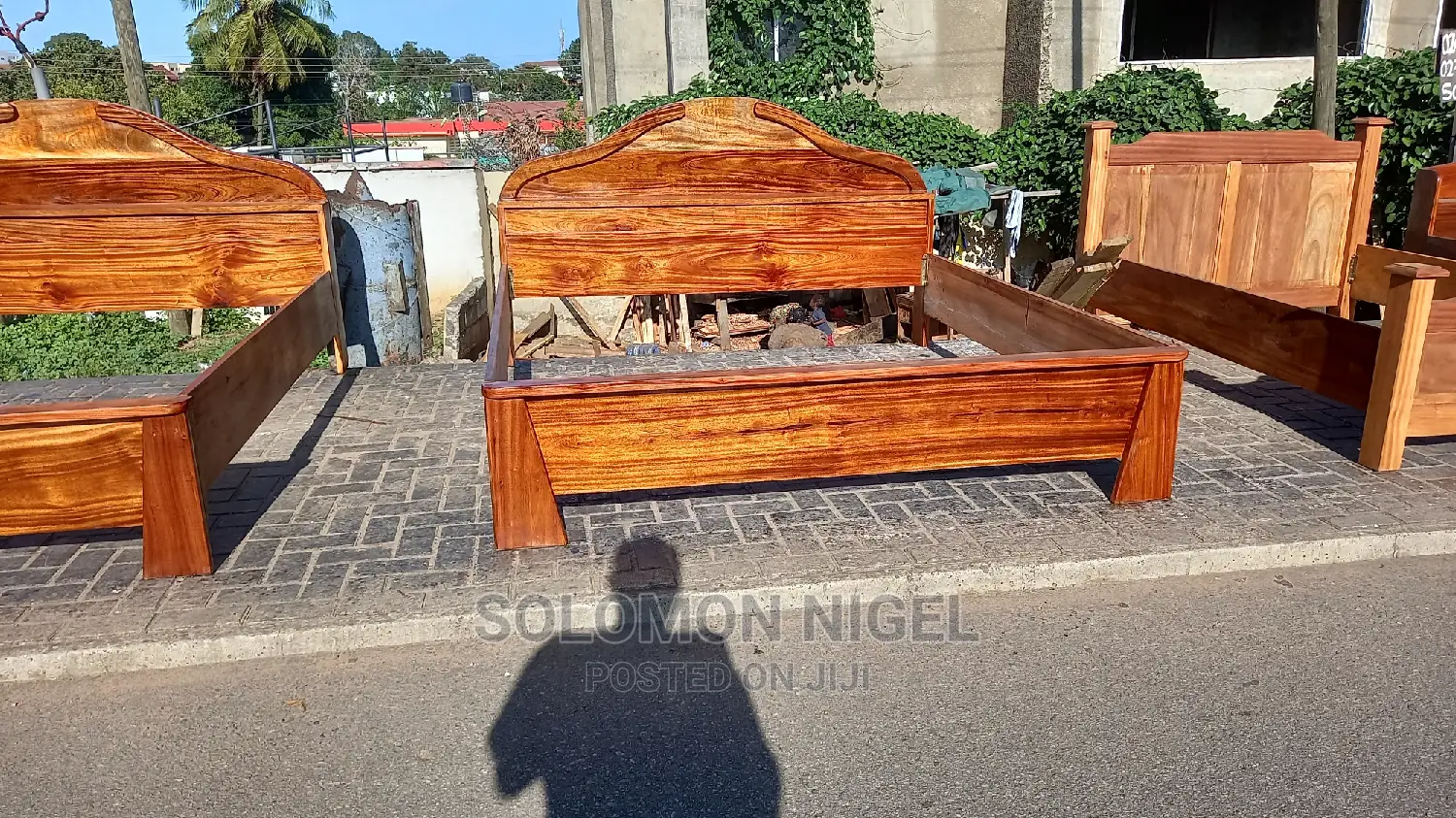 Queen Size Bed,72"×75"