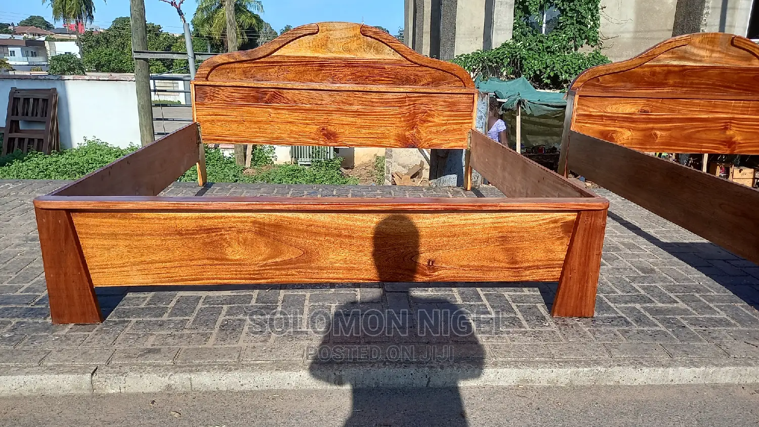Queen Size Bed,72"×75"