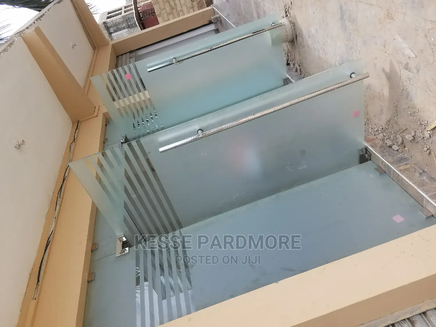 Frameless Glass Door
