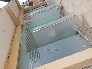 Frameless Glass Door