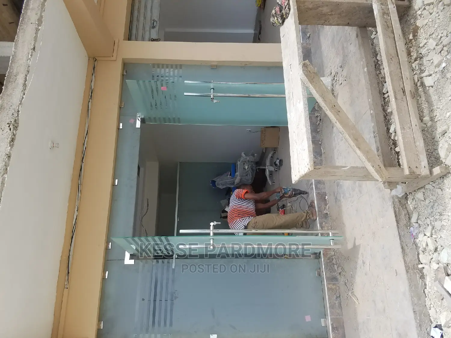 Frameless Glass Door