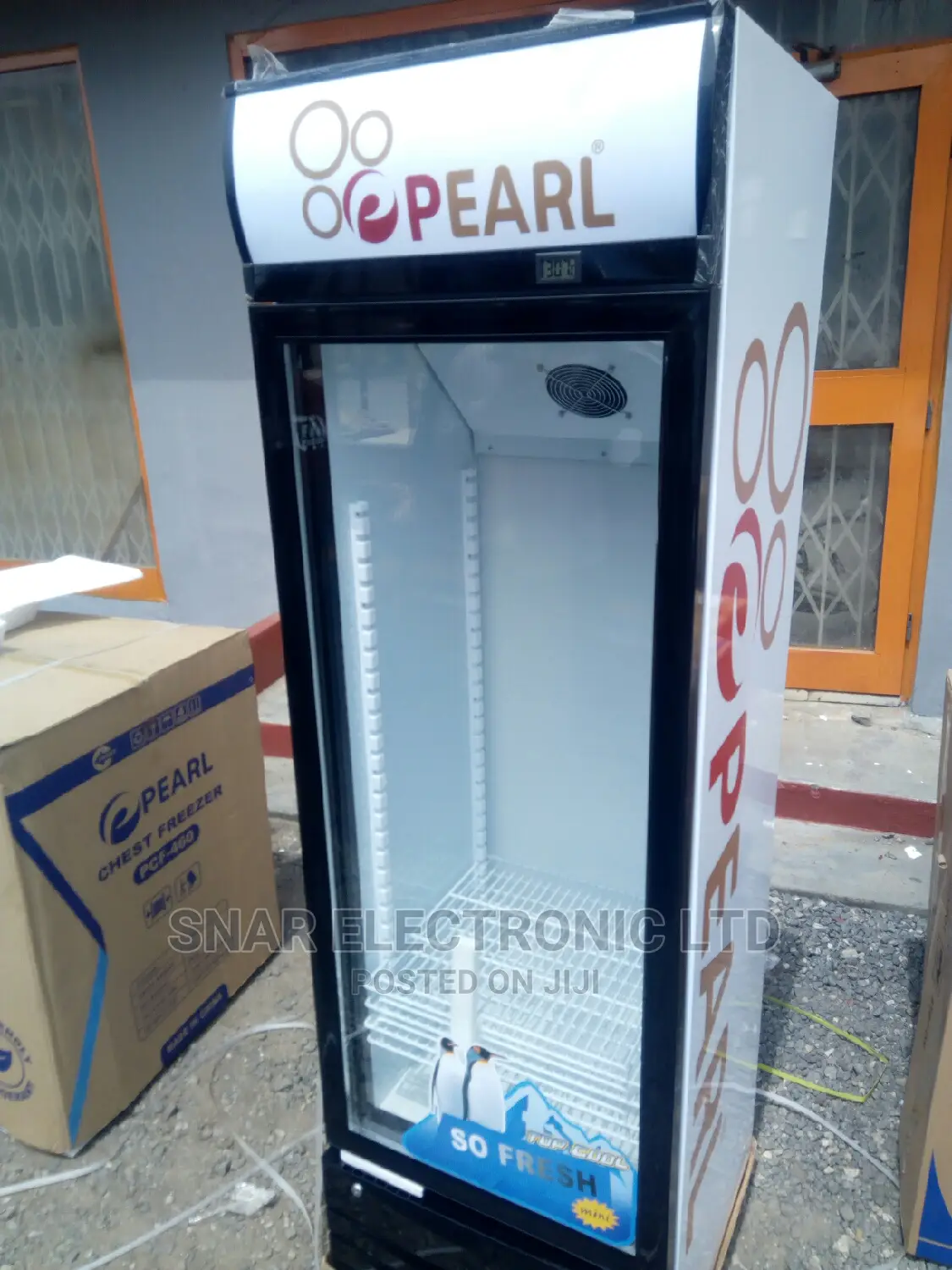 Strong Pearl Showcase Fridge
