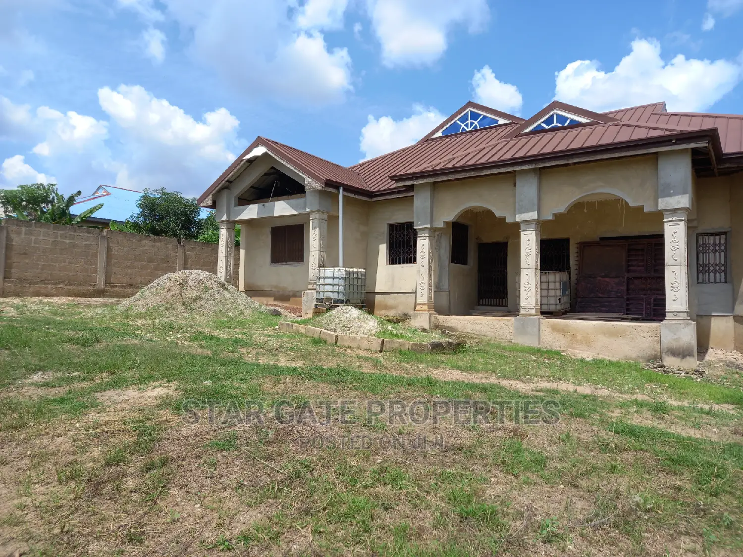 7bdrm House in Star Gate Properties, Kumasi Metropolitan for Sale