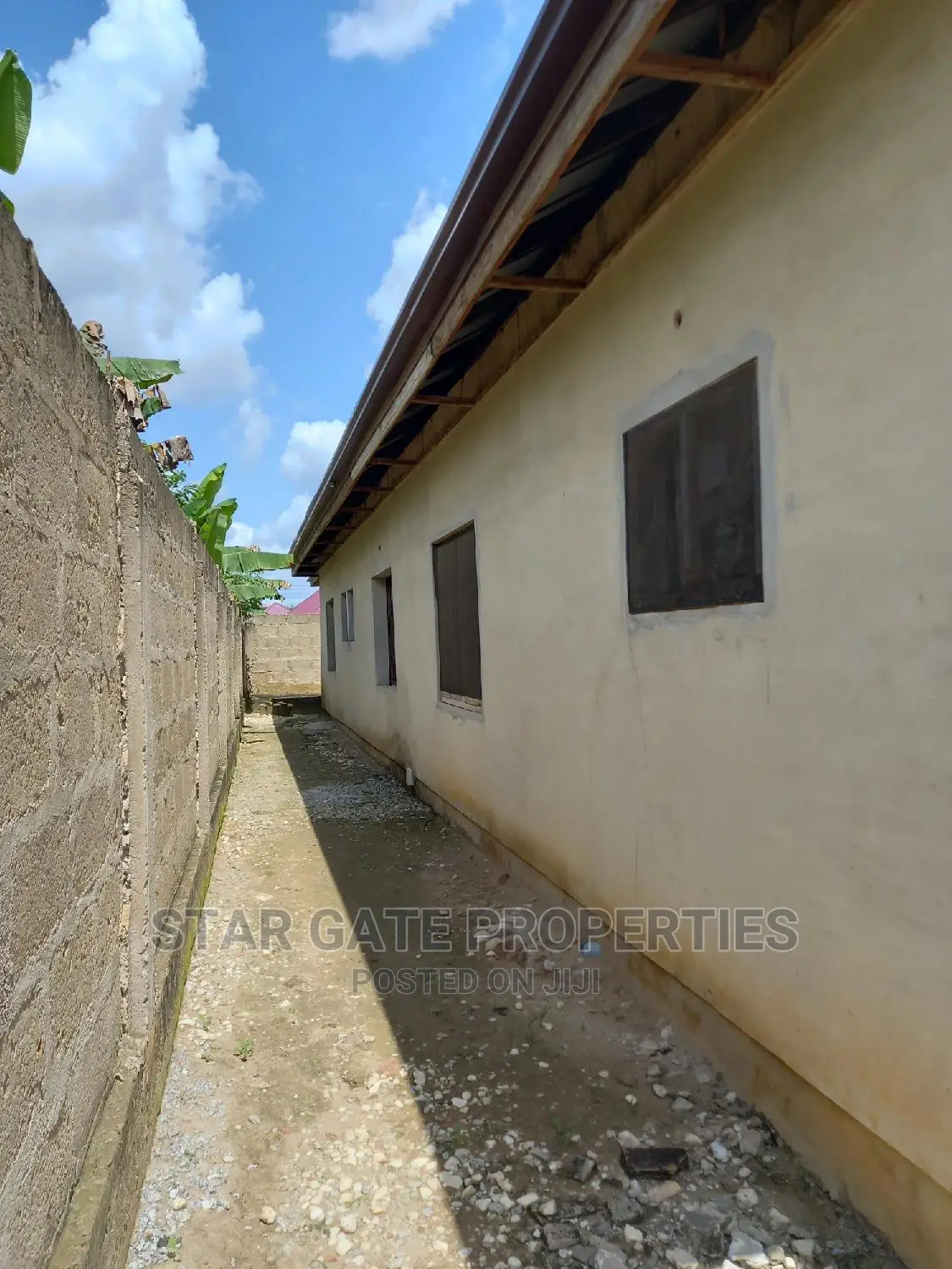7bdrm House in Star Gate Properties, Kumasi Metropolitan for Sale