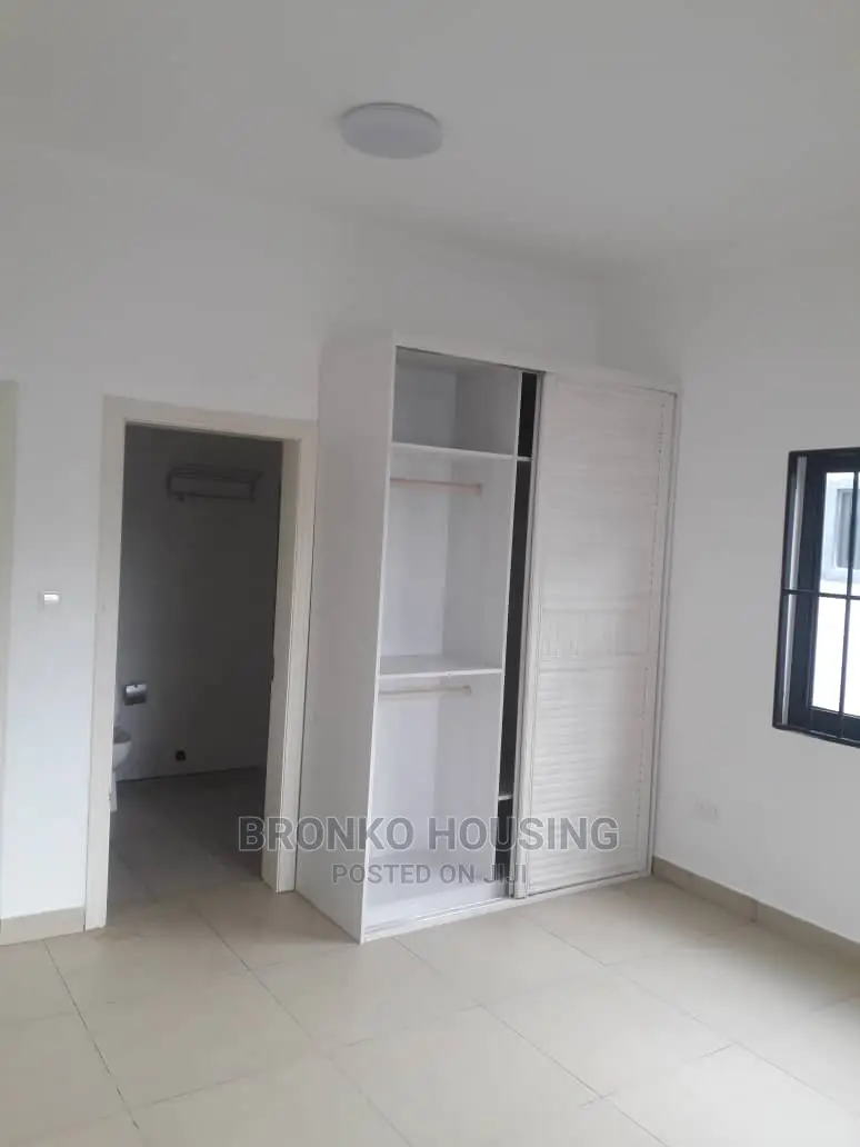 3bdrm House in Bronko Housing, Spintex for rent
