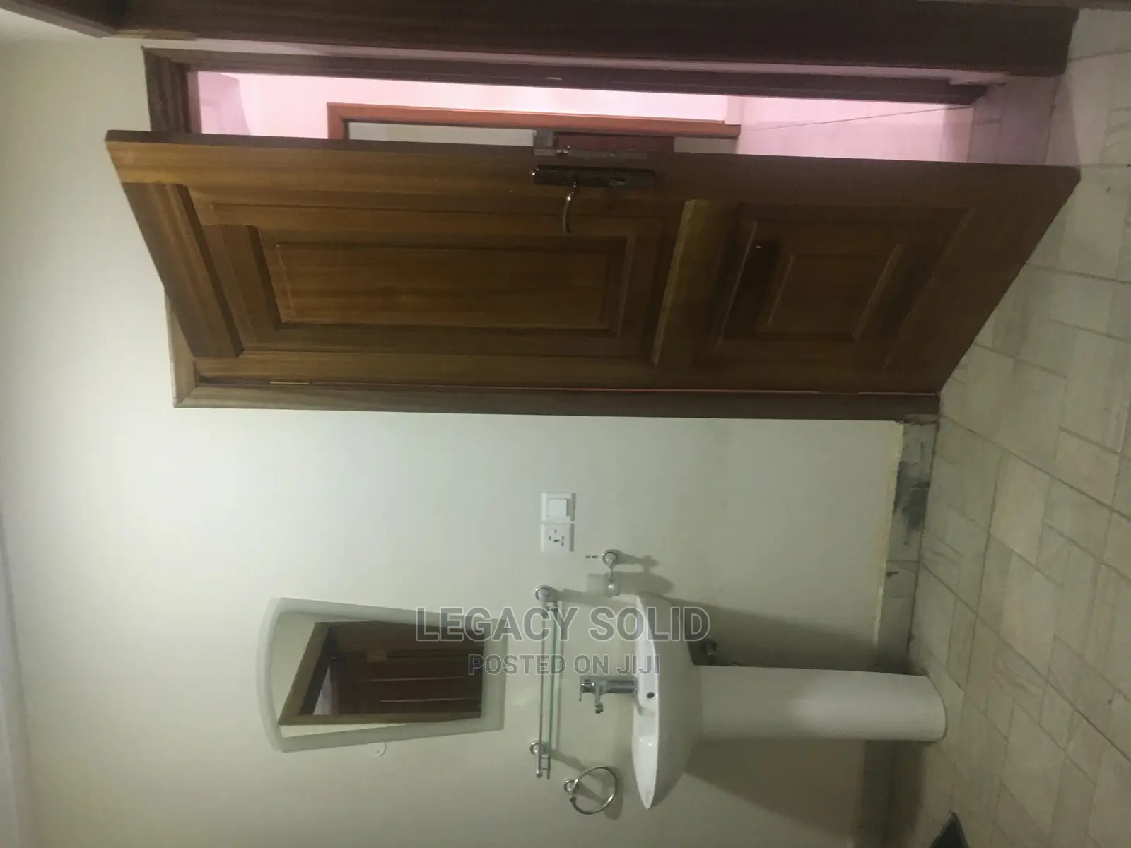 3bdrm Townhouse / Terrace in Legacy Consult, Ledzokuku-Krowor for rent