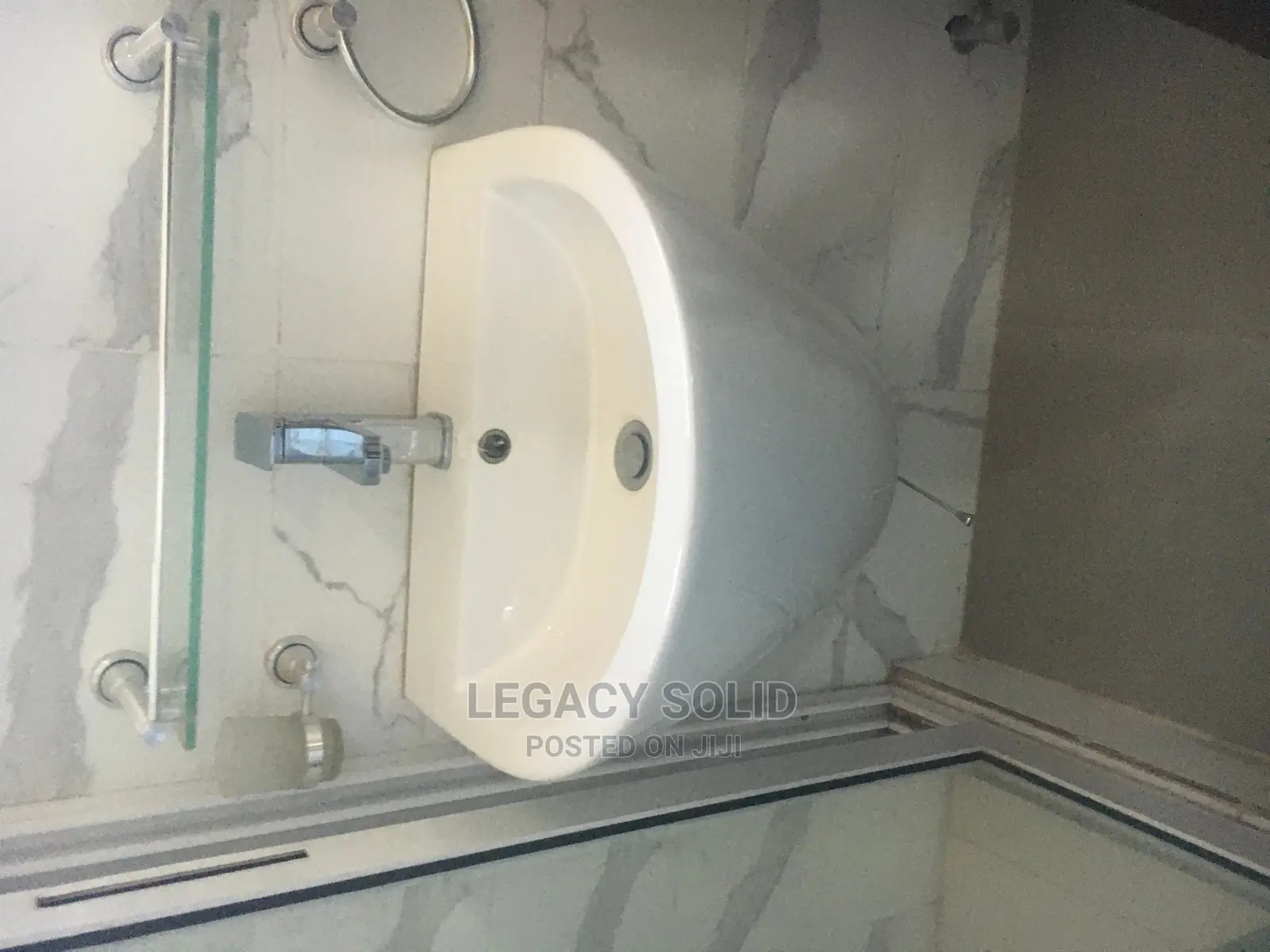3bdrm Townhouse / Terrace in Legacy Consult, Ledzokuku-Krowor for rent
