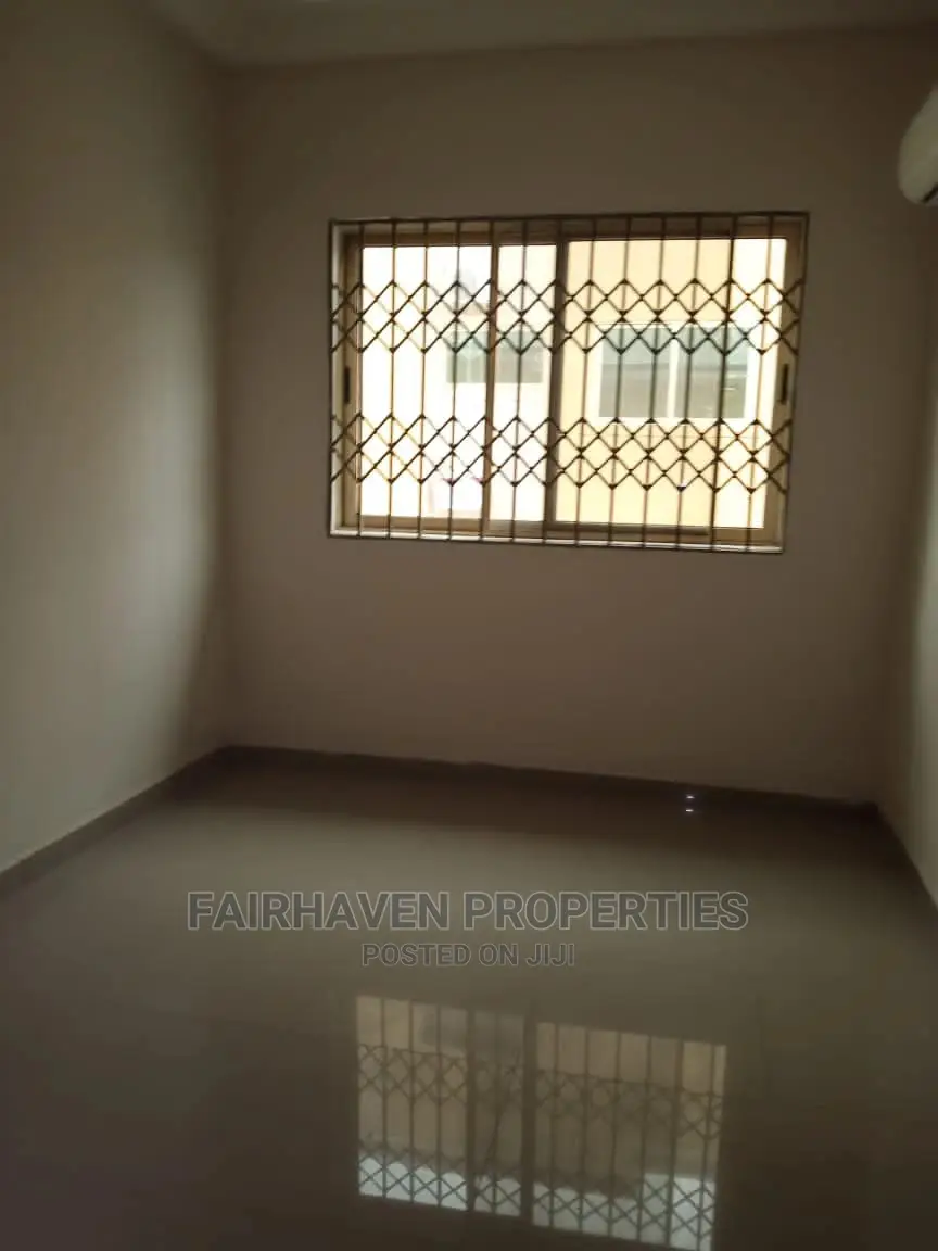 3bdrm Apartment in Tseaddo Roundabout, Airport Residential Area