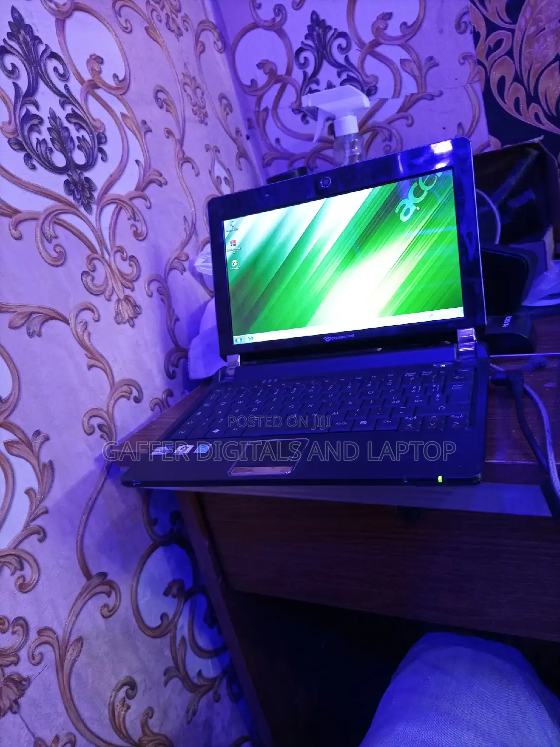 New Laptop Acer Aspire R5-571t 2GB Intel Atom HDD 160GB