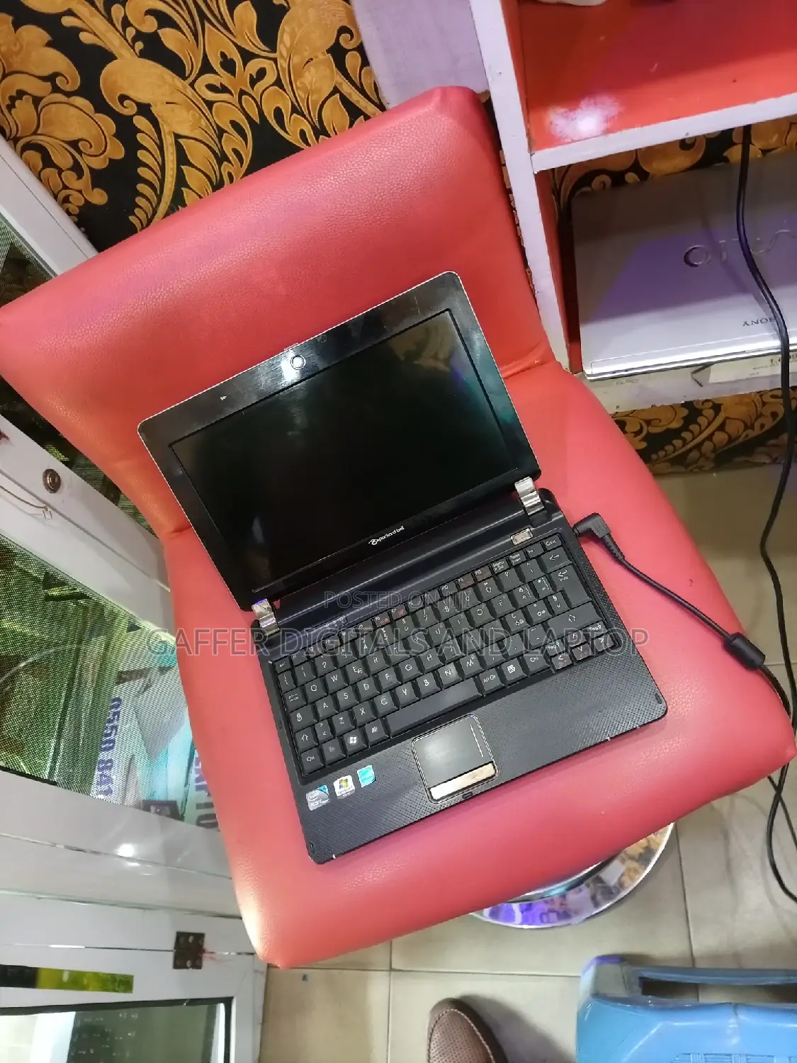New Laptop Acer Aspire R5-571t 2GB Intel Atom HDD 160GB