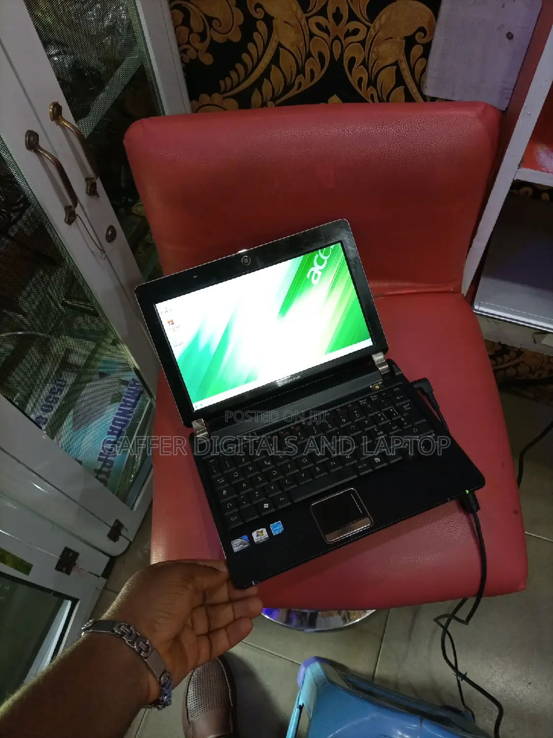 New Laptop Acer Aspire R5-571t 2GB Intel Atom HDD 160GB