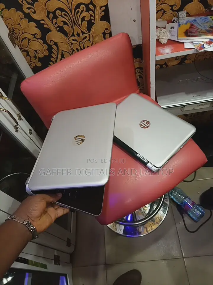 New Laptop HP 15-F272wm 4GB Intel Core I3 HDD 350GB