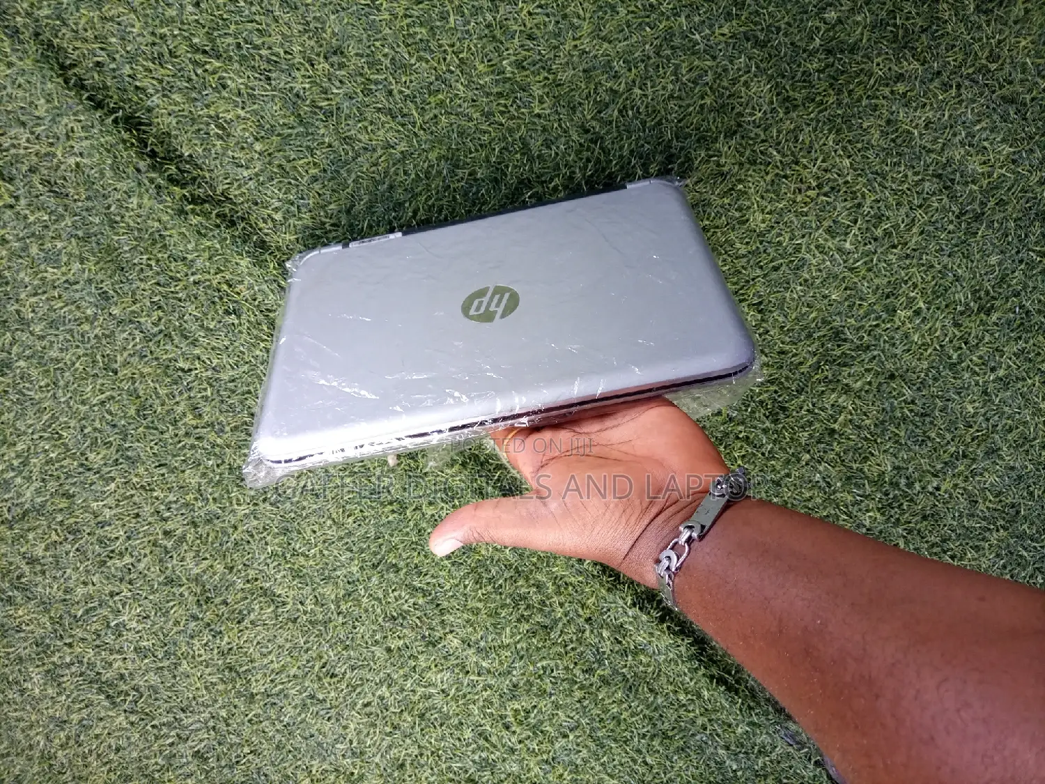 New Laptop HP Pavilion 14 4GB Intel Core I3 SSD 350GB