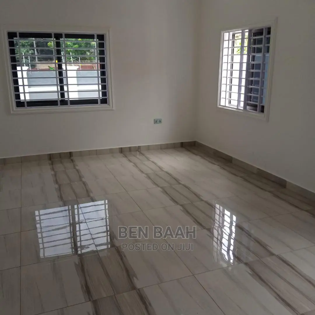 4bdrm Duplex in Ben Properties, Ga East Municipal for sale