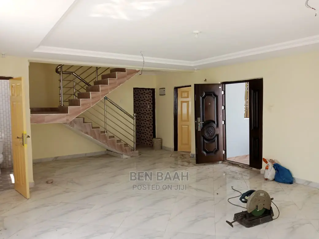 4bdrm Duplex in Ben Properties, Ga East Municipal for sale