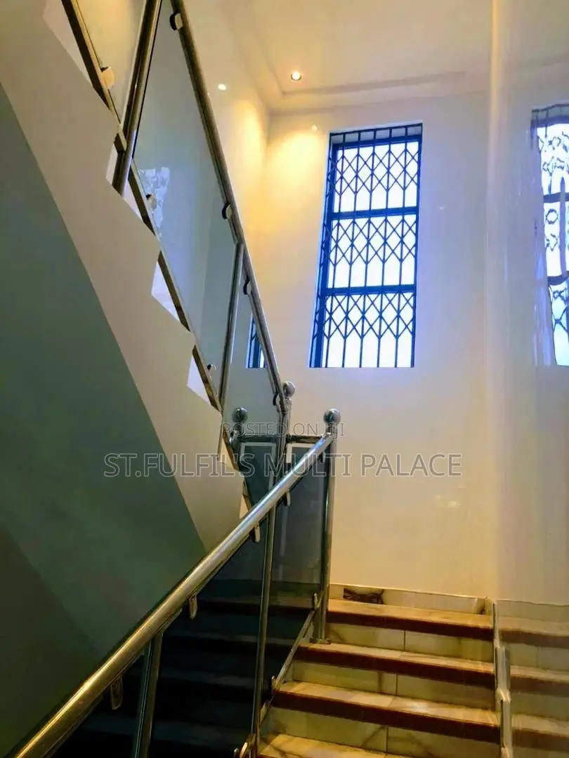 5bdrm House in Adenta for Sale