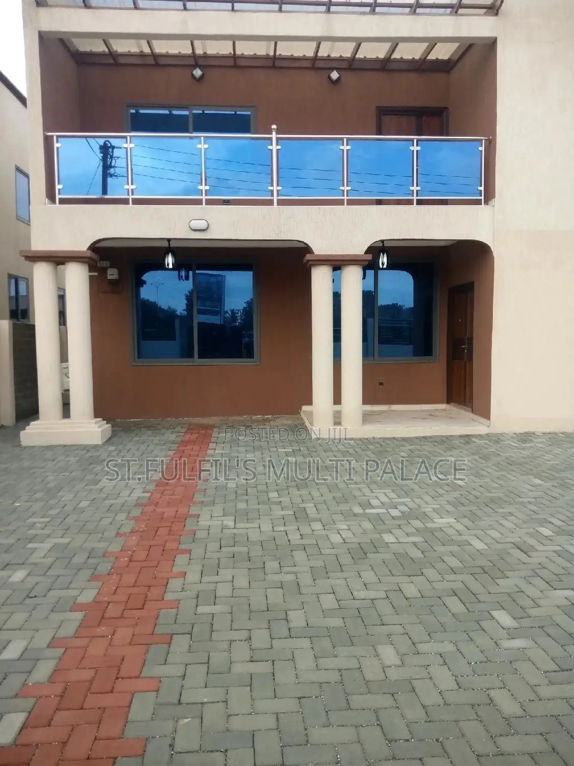 5bdrm House in Adenta for Sale