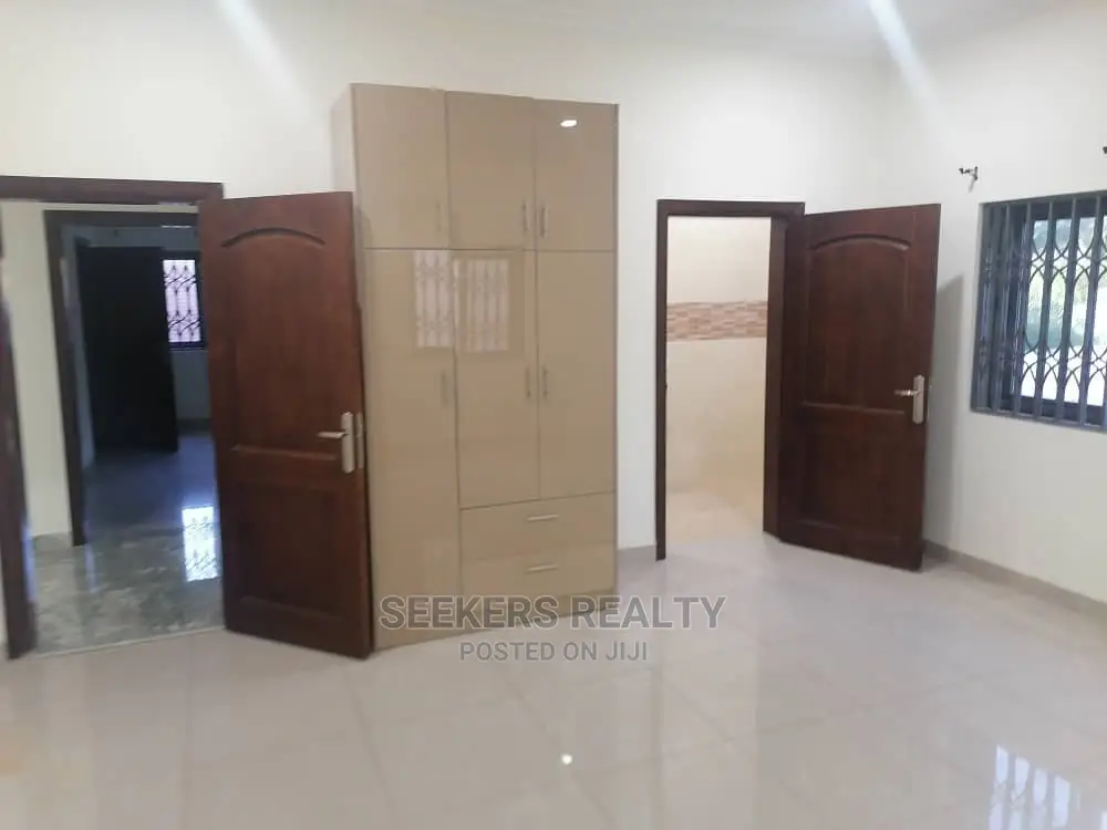 5bdrm House in Seekers Realty, a C Mall Area for Rent