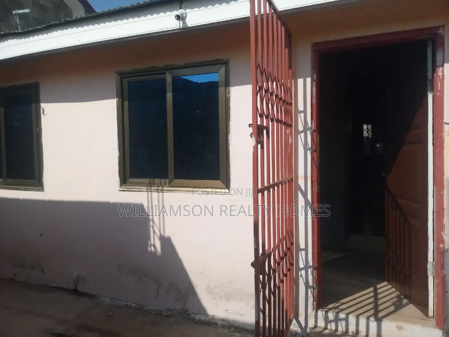 1bdrm Apartment in Community 18, Spintex for rent
