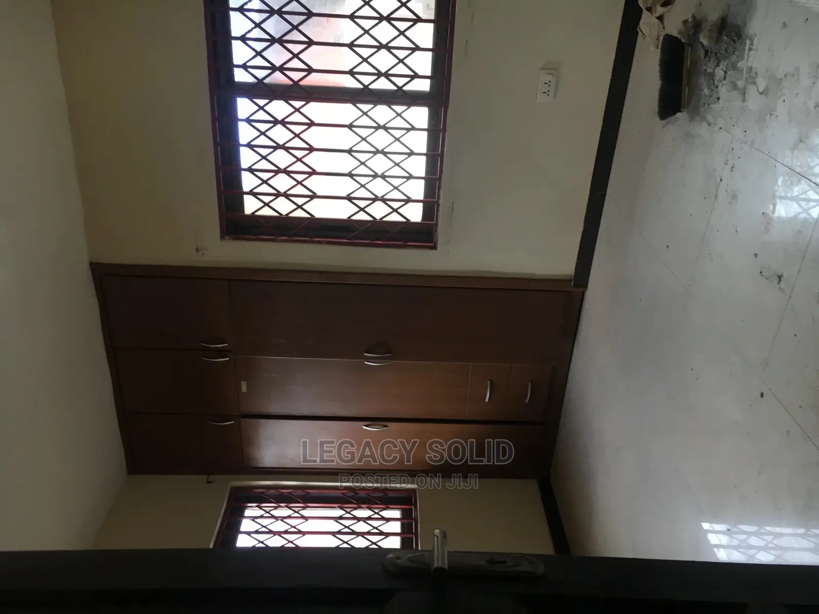 3bdrm Apartment in Legacy Consult, New Town for rent