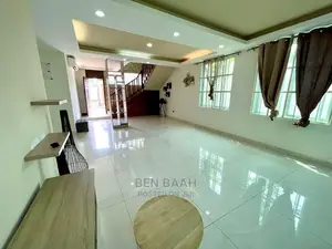 4bdrm Duplex in Ben Perperties, Ga East Municipal for sale