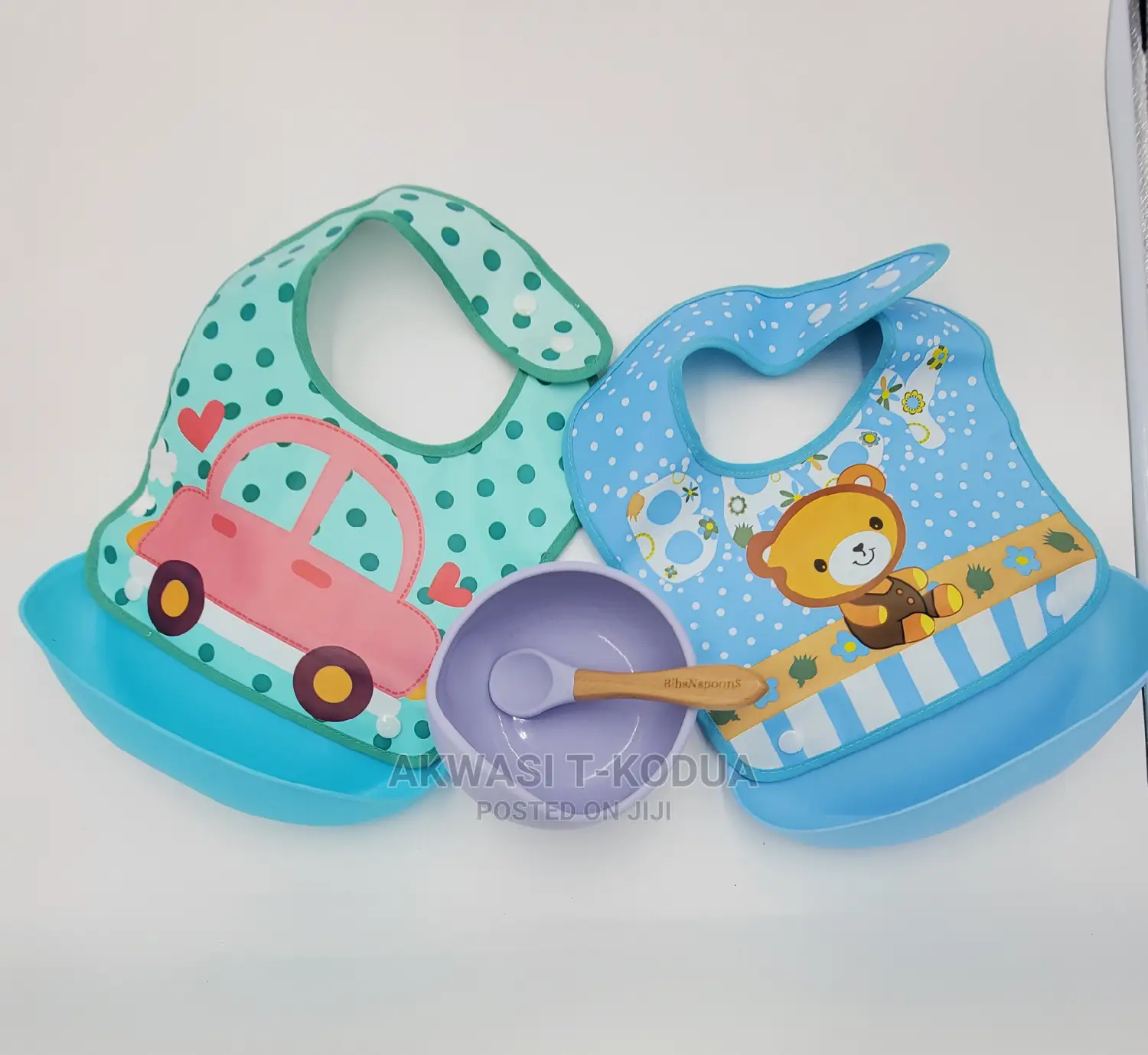 Detachable Bib