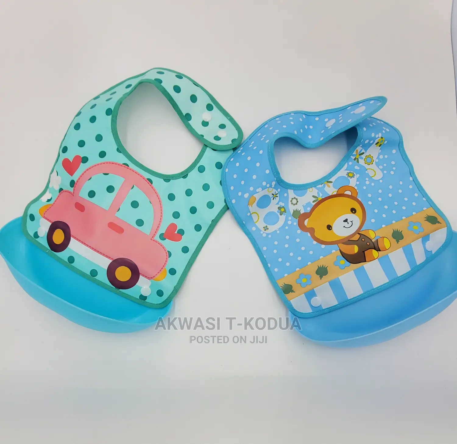 Detachable Bib