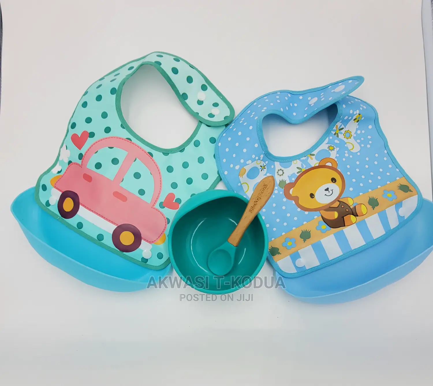 Detachable Bib