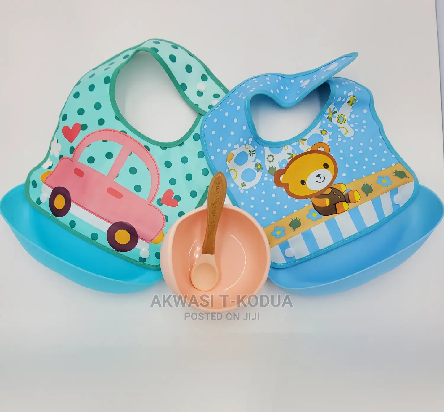 Detachable Bib