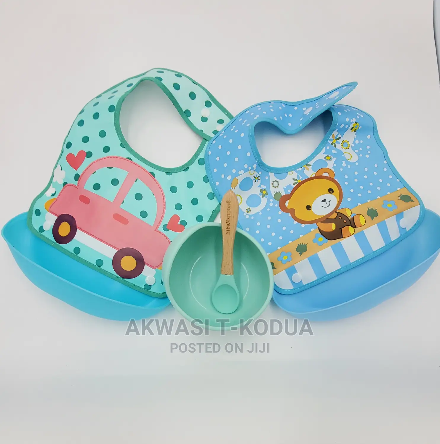 Detachable Bib