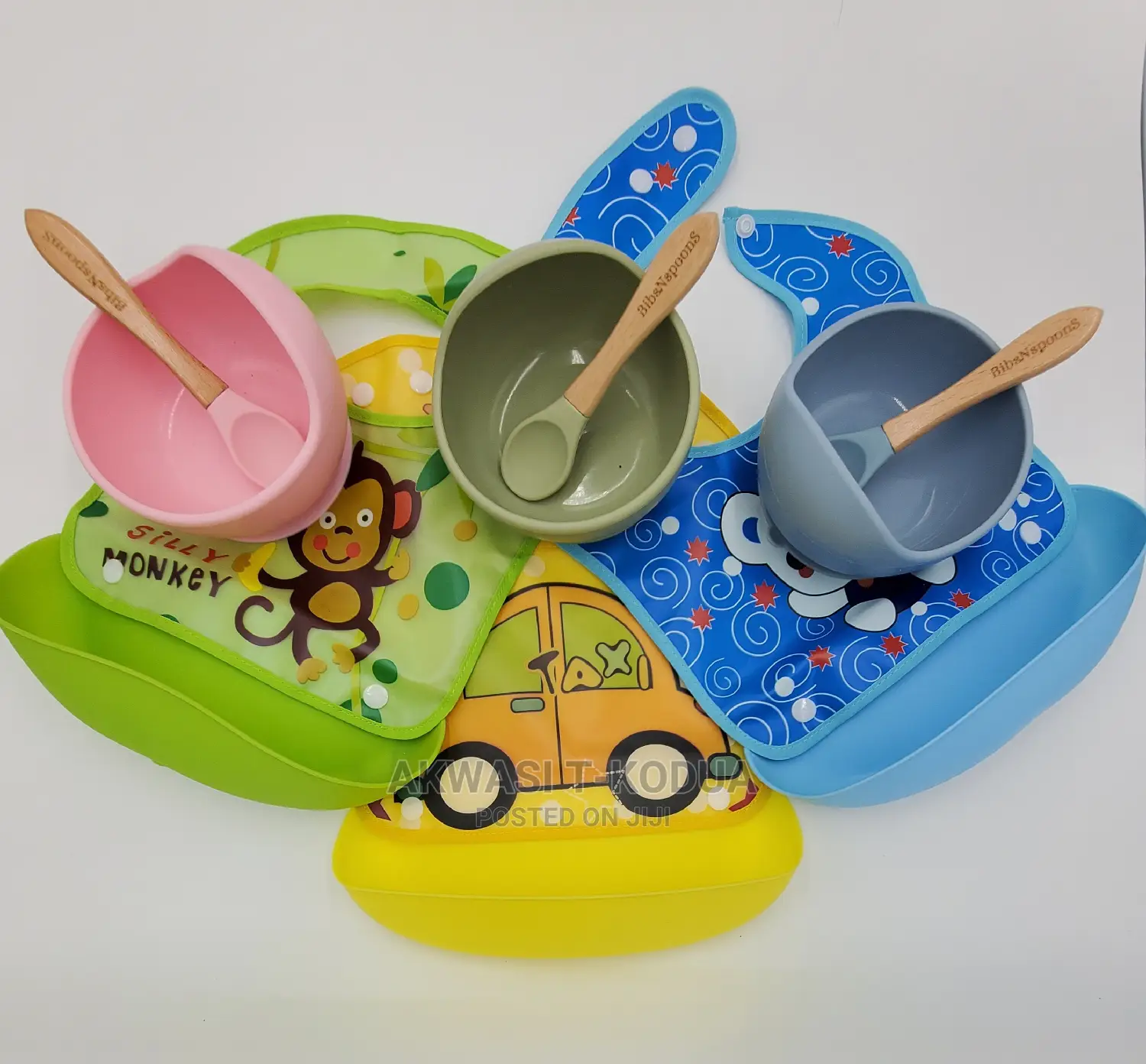 Detachable Bib