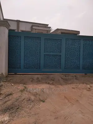 Metal Gate