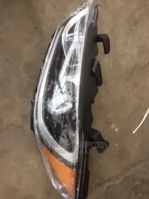 Hyundai Elantra 2017/18 Headlight Pair (Normal)