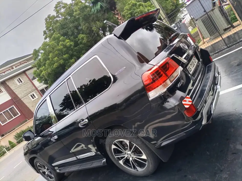 Car Rentals V8 for Hiring Land Cruisers for Rent in Ghana