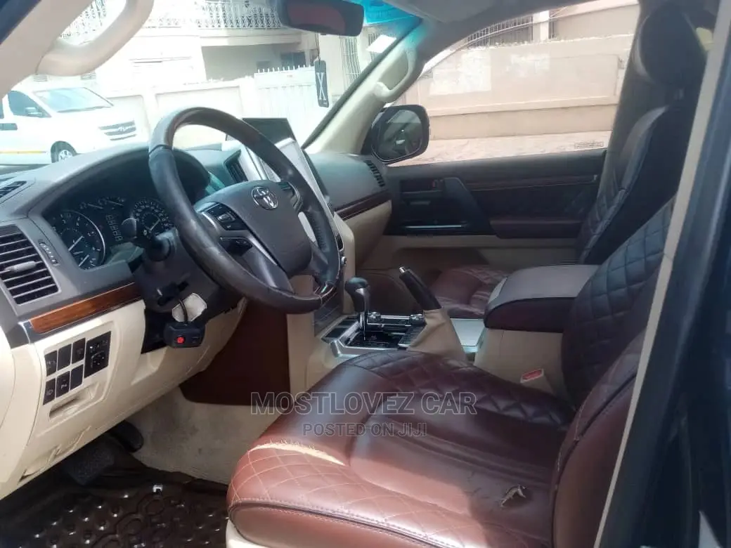 Car Rentals V8 for Hiring Land Cruisers for Rent in Ghana
